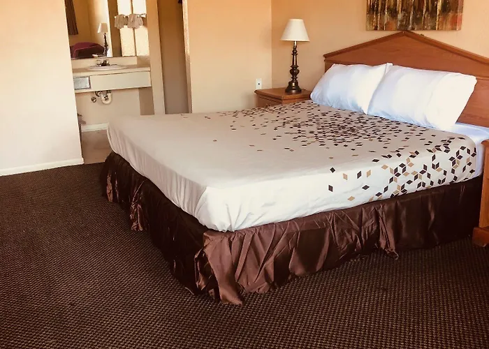 Hotel Hallmark And 3*