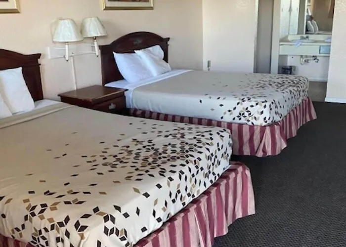 Hotel Hallmark And 3*